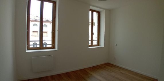 A LOUER CENTRE SIGEAN T2 ENTIEREMENT RENOVE - Photo 2