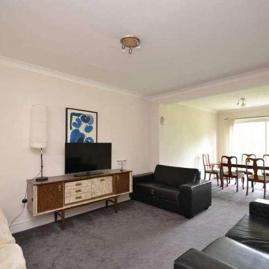 Gunnersbury Avenue, Acton, W3 - Photo 1