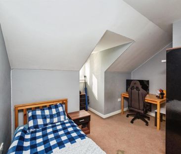 4 bed Town House - To Let - Photo 6