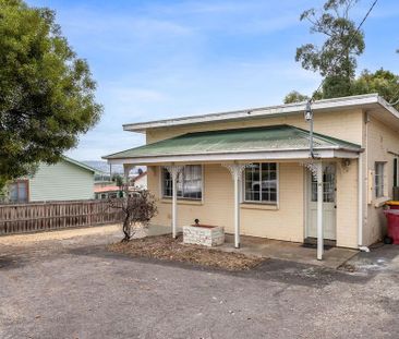 Charming 1-Bedroom Cottage – A Quiet Retreat Just 10 Minutes drive ... - Photo 4