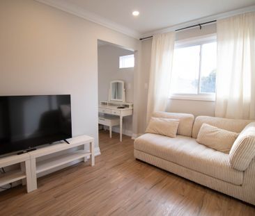 **SPACIOUS** Extended Bachelor Apartment in Welland!! - Photo 5