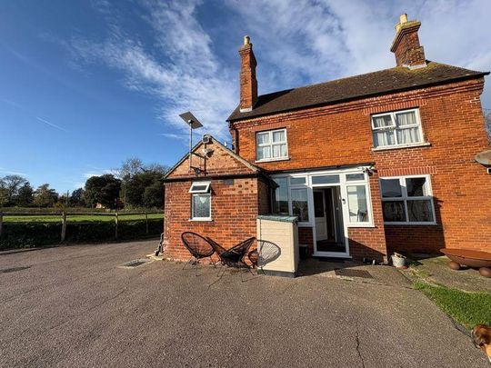 3 bedroom detached house to rent - Photo 1