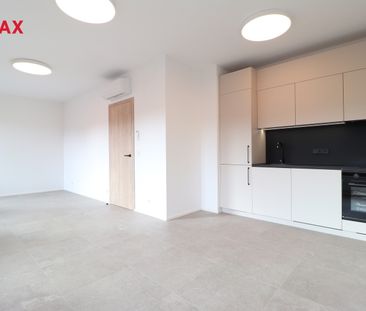 Pronájem bytu 1+kk v osobním vlastnictví 34 m², Praha 5 - Košíře - Photo 2