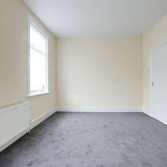 Montagu Road, London, N18 - Photo 1