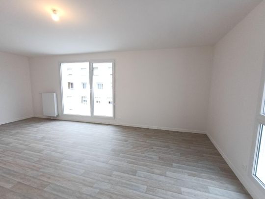 location Appartement T3 DE 60.3m² À CARRIERES SOUS POISSY - Photo 1
