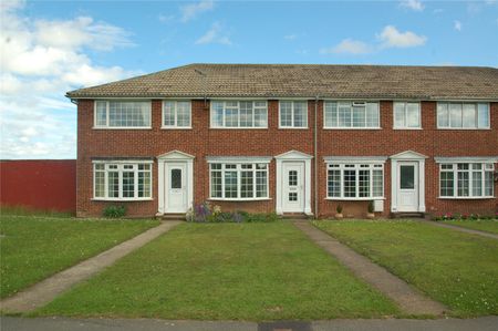 3 bed terraced house to rent in Eastway, Eastfield, YO11 - Photo 5