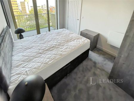 2 bedroom flat to rent - Photo 5