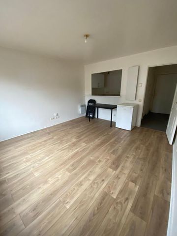 Location Appartement 2 pièces 45m² ISSY LES MOULINEAUX 92130 - Photo 4