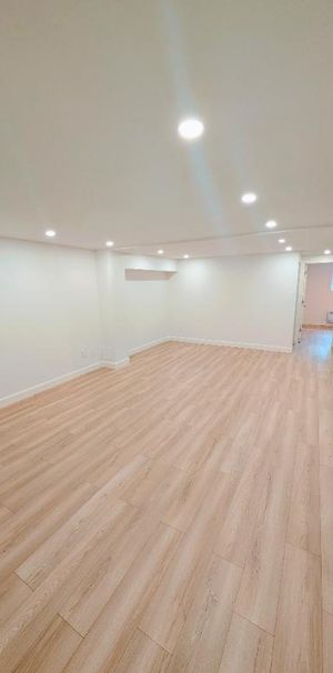 4 1/2 rénové à louer - Ahuntsic - 5 Électros - Photo 1