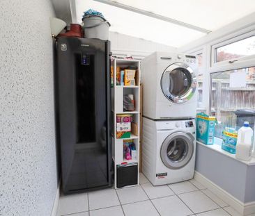 3 bedroom detached house to rent - Photo 4