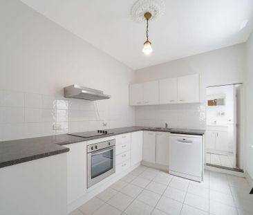 Two-Storey Terrace in Tree-lined Street - Photo 5