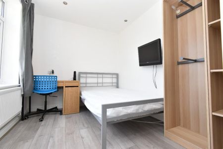 5 bedroom semi-detached house to rent - Photo 5