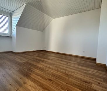 Schöne 3.5 Zimmer-Dachwohnung an ruhiger Lage - Photo 3