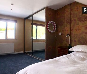 Large room in 3-bedroom house in Howth, Dublin - Photo 3