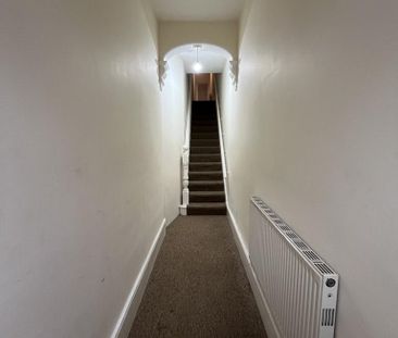 3 bedroom flat to rent - Photo 4