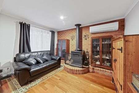 11 Glenwood Court Cranbourne VIC - Photo 3