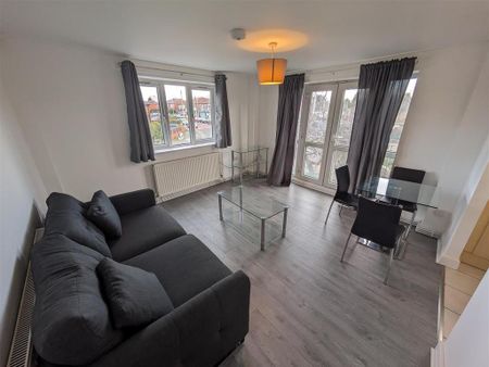 2 bedroom apartment to rent - Photo 2