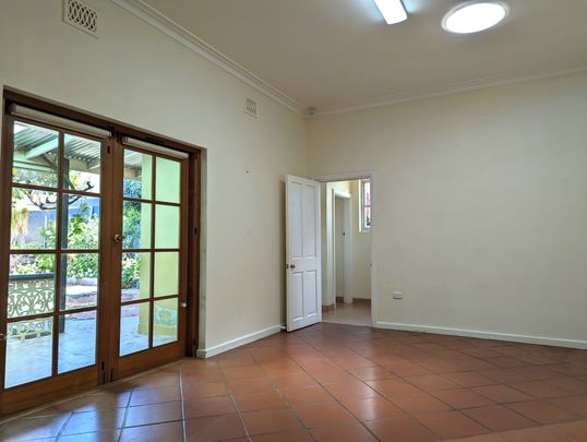 Grand Property - Central North Location - Photo 1