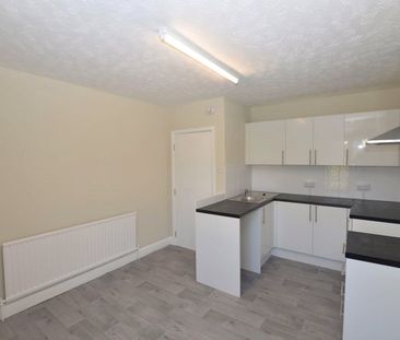 Railway Cottages, Falmouth, Cornwall, TR11 - Photo 3