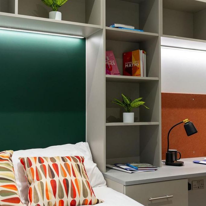 1 bedroom in a flat share to rent - Photo 1