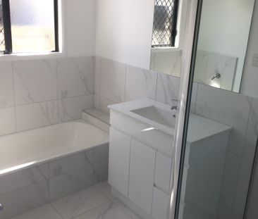 STUNNING 4 BEDROOM 2 BATHROOM HOME IN IDALIA - Photo 3