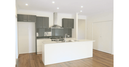Modern Family Living in a Convenient Aintree Location - Photo 4