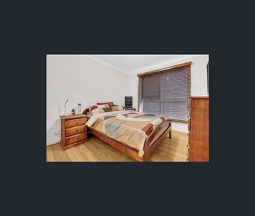 107 Creekwood Dr, Craigieburn, Vic 3064 - Photo 4