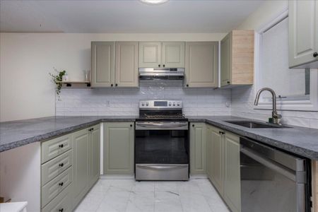 For Lease - 1078 Balsam Road, Innisfil, Ontario - Photo 2