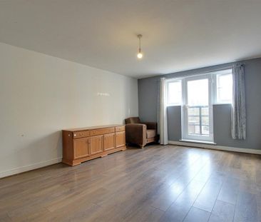 Ovaltine Drive, Kings Langley - Photo 1