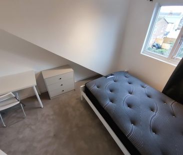 Room in a Shared House, Palmers Road, N11 - Photo 6