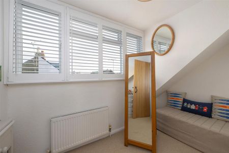 4 bedroom semi-detached house to rent - Photo 5