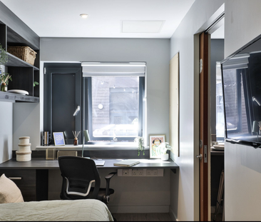 1 bedroom in a flat share to rent - Photo 3