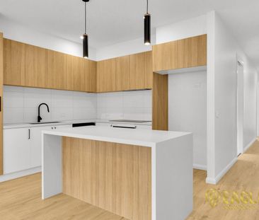 Stunning Brand-New Custom-Built Home in a Premium Officer Location - Photo 5