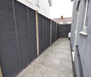 2 bedroom semi-detached house to rent - Photo 5