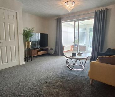 3 bedroom semi-detached house to rent - Photo 3