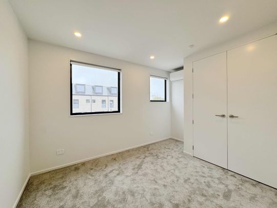 Brand-New Townhouse – Modern Style and Smart Design - Photo 1