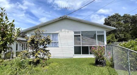 Renovated 2 Bedroom Home - Photo 4