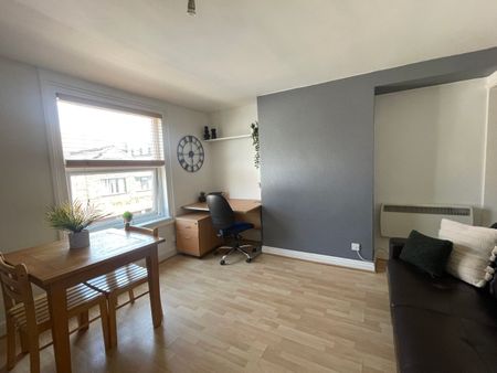 Flat 3, 49 Lower Ford Street – Student Accommodation Coventry - Photo 2