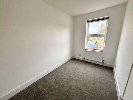 Glebe Road, Egham, TW20 - Photo 4