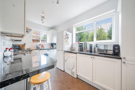 2 bedroom maisonette to rent - Photo 5