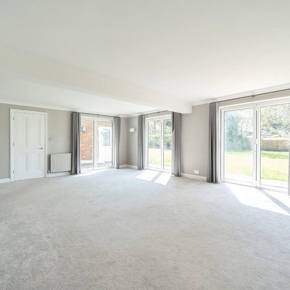 Camp Road, Gerrards Cross, Buckinghamshire,SL9 - Photo 1