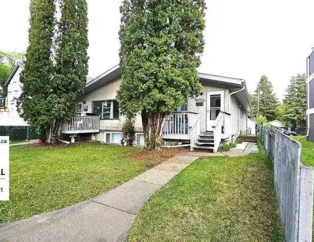 Charming & Cozy 3 Bedroom Main Floor in the Heart of Westmount – Pet Friendly! | 10745 127 Street, Edmonton - Photo 1