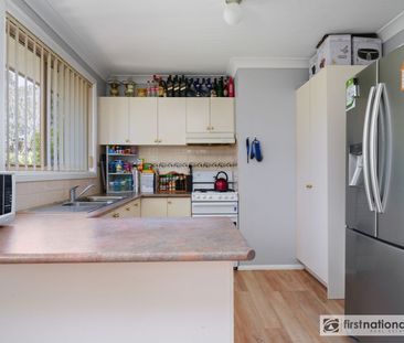 Charming Two Bedroom Townhouse - Photo 4