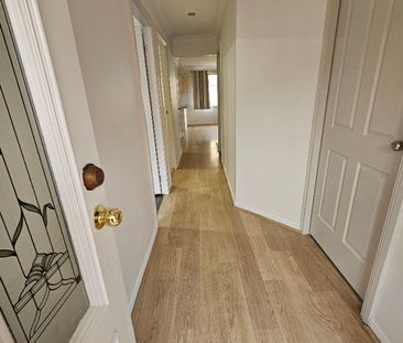 Freshly Painted Spacious Villa - Photo 1