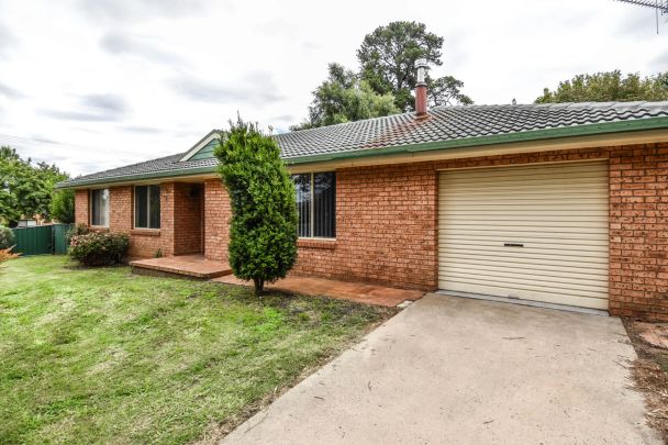 42 James Sheahan Drive, Orange. - Photo 1