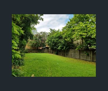 Perfectly Located 3 Bed House in Kangaroo Point - Photo 5