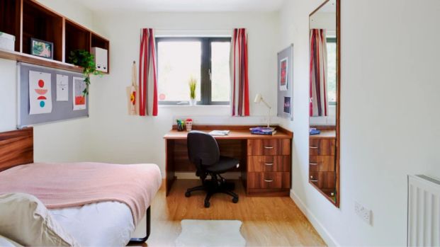 Deluxe Ensuite - Photo 1
