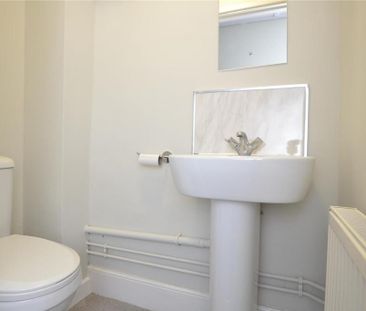 1 bedroom in a house share to rent - Photo 6