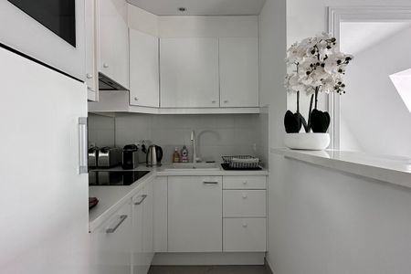 Appartement à louer rue la Boétie, Paris 8ème - Photo 3