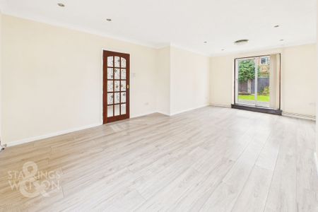 Glenmore Gardens, Norwich - Photo 3